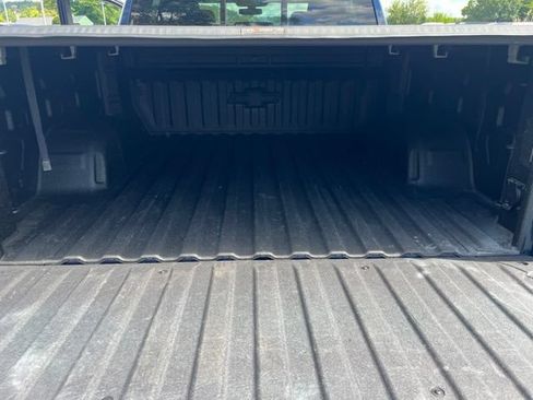 Used 2022 Chevrolet Silverado 1500 LT AWD/4WD image 19