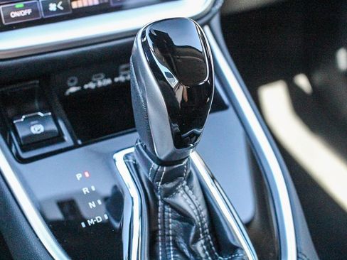 Certified 2025 Subaru Outback Premium image 23