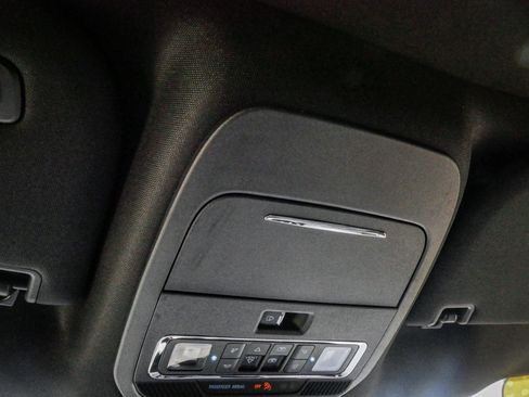 Used 2025 Ford F250 Platinum AWD/4WD image 27