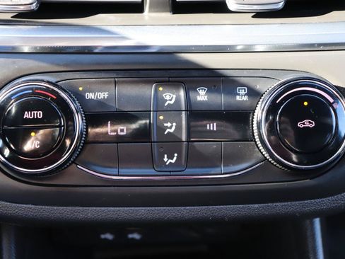 Used 2026 Buick Envista Preferred FWD image 32