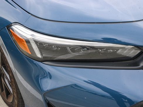 Used 2025 Honda Civic Sport image 2