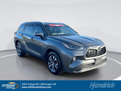 Used 2022 Toyota Highlander XLE