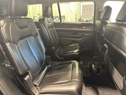 Used 2023 Jeep Grand Cherokee L Limited AWD/4WD image 31
