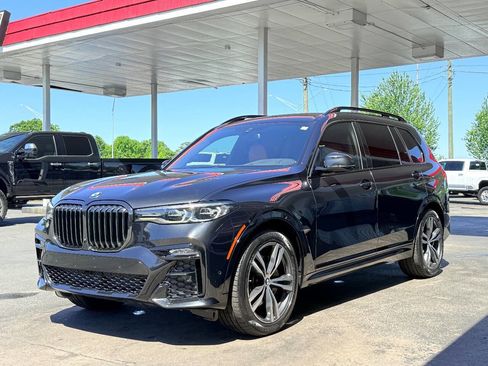 Used 2022 BMW X7 xDrive40i w/ M Sport Package AWD/4WD image 6