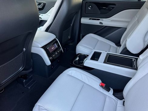 New 2026 Lincoln Aviator Reserve AWD/4WD image 10