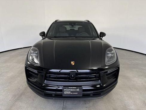 Certified 2025 Porsche Macan AWD/4WD image 10