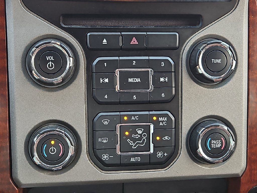 Used 2014 Ford F250 King Ranch w/ FX4 Off-Road Package AWD/4WD image 28