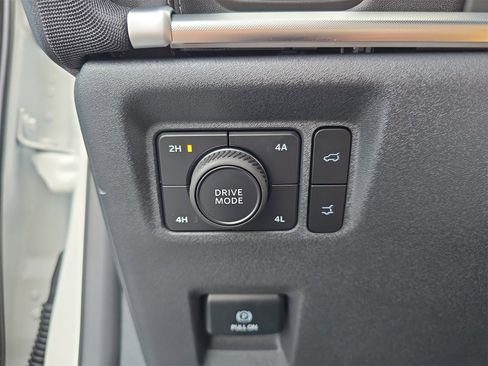 New 2025 Ford Expedition Platinum w/ Stealth Performance Package image 24