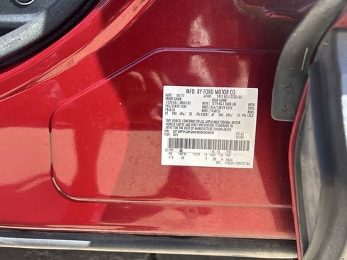 Used 2017 Ford Edge Titanium FWD image 18
