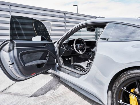 Used 2025 Porsche 911 GT3 RWD image 31