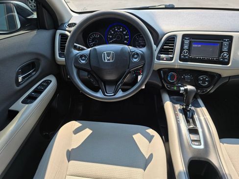 Used 2019 Honda HR-V LX image 3