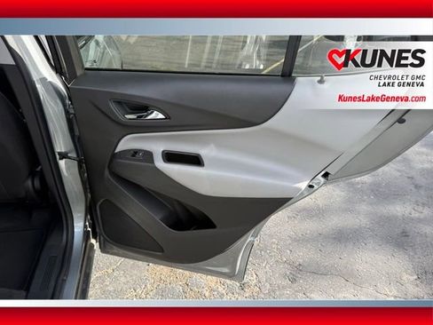 Used 2023 Chevrolet Equinox LT image 16