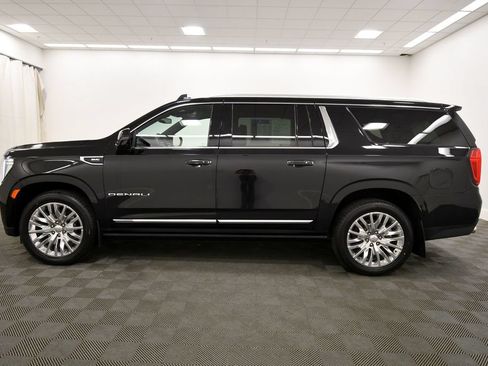 Used 2023 GMC Yukon XL Denali AWD/4WD image 4