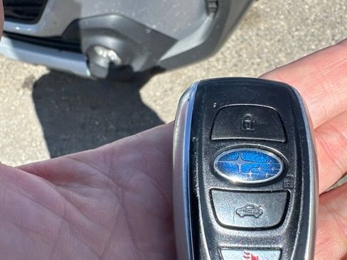 Used 2023 Subaru Outback Limited AWD/4WD image 5