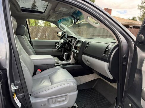 Used 2011 Toyota Sequoia Limited image 16