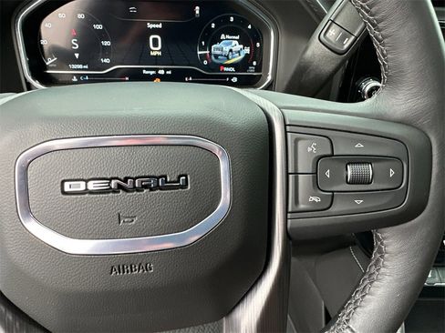 Used 2025 GMC Sierra 2500 Denali Ultimate image 27