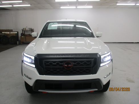 Used 2024 Nissan Frontier PRO-4X w/ Technology Package AWD/4WD image 2