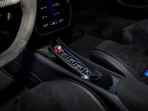 Used 2023 McLaren Artura RWD image 40
