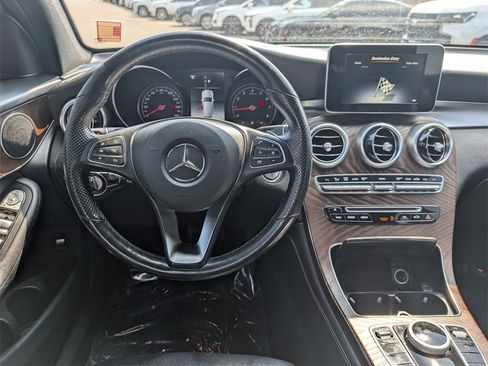 Used 2019 Mercedes-Benz GLC 300 4MATIC image 18