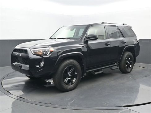 Used 2021 Toyota 4Runner SR5 image 8