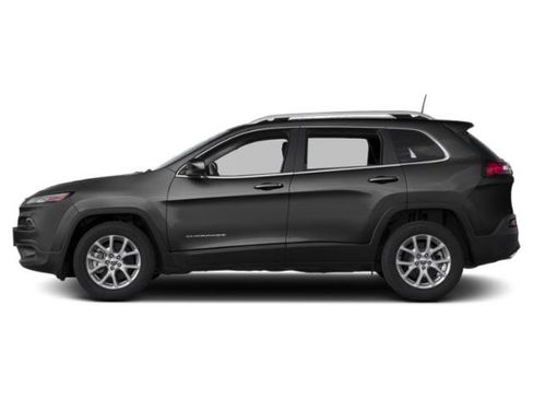 Used 2015 Jeep Cherokee Latitude w/ Comfort/Convenience Group AWD/4WD image 3