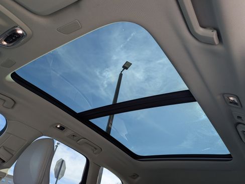 Used 2021 Volvo XC60 T5 Momentum w/ Protection Package Premier image 22