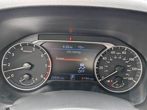 Used 2025 Nissan Altima 2.5 SV FWD image 14