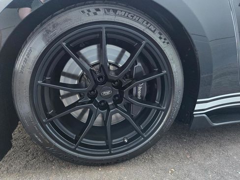 Used 2019 Ford Mustang Shelby GT350 w/ Technology Package RWD image 54