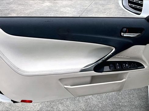 Used 2010 Lexus IS 250C image 19