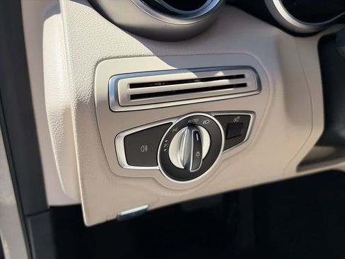 Used 2021 Mercedes-Benz C 300 Sedan image 19