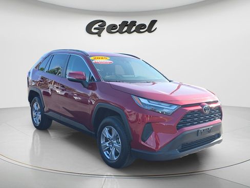 Used 2025 Toyota RAV4 XLE FWD image 3