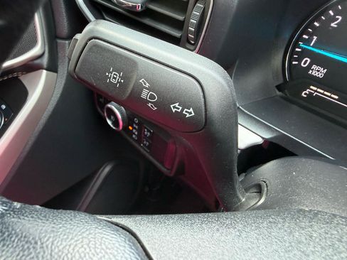 Used 2023 Ford Explorer XLT w/ Equipment Group 202A RWD image 28