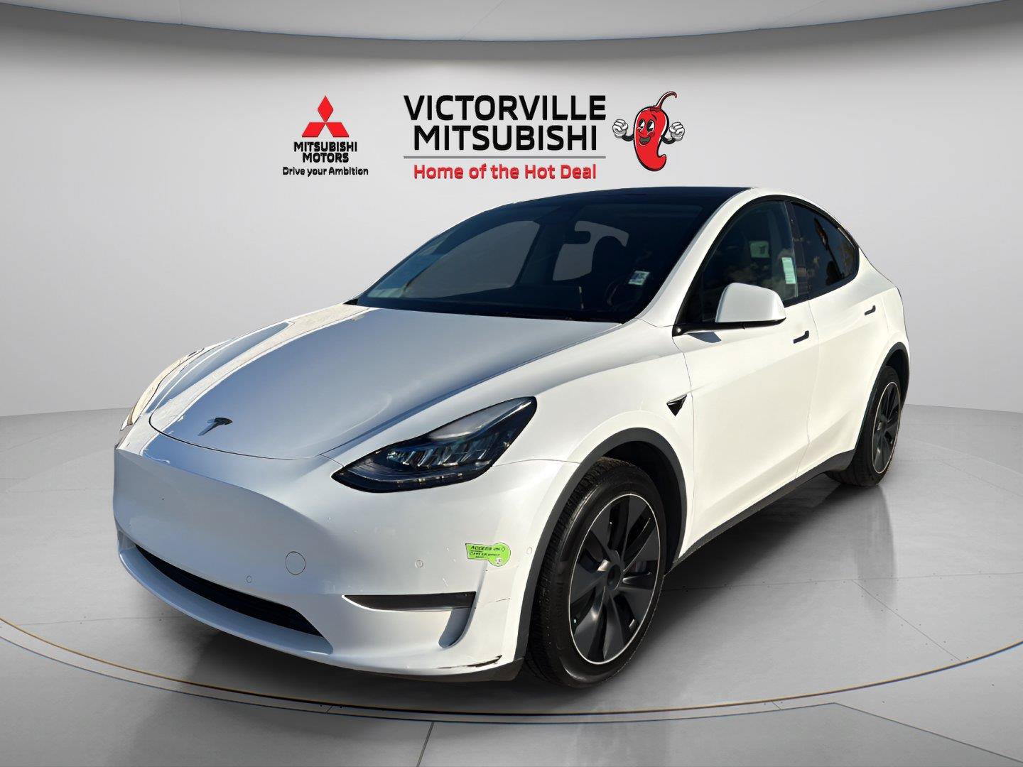 Used 2023 Tesla Model Y Long Range AWD/4WD image 3