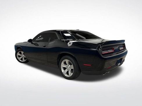 Used 2021 Dodge Challenger SXT image 3