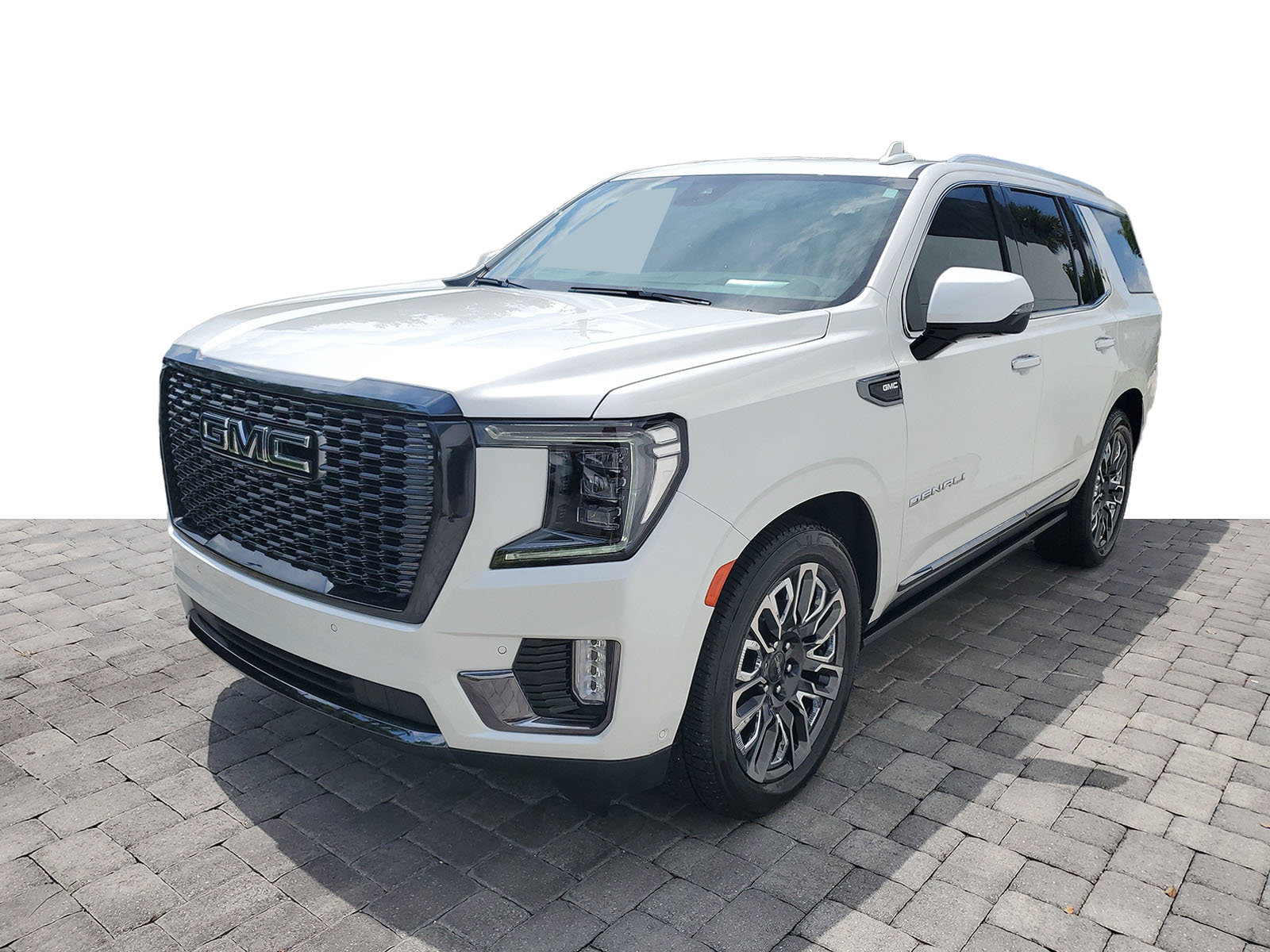 Used 2023 GMC Yukon Denali Ultimate AWD/4WD image 3