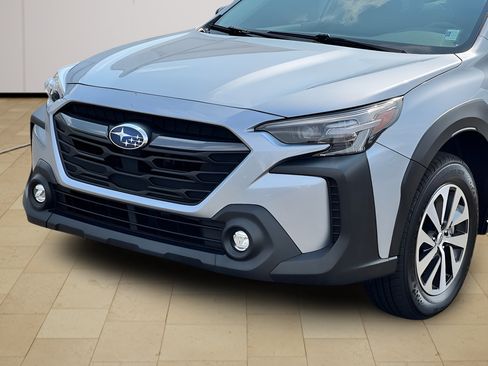 Used 2023 Subaru Outback Premium AWD/4WD image 32