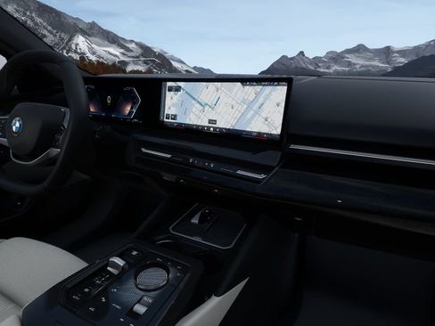 Used 2025 BMW 530i image 44