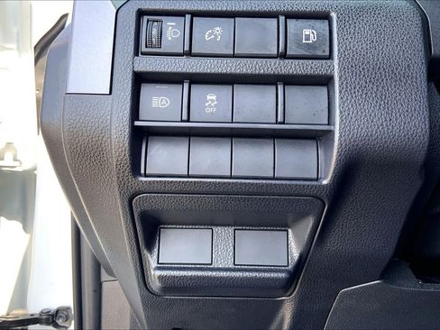 Used 2025 Toyota 4Runner SR5 AWD/4WD image 33