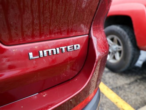 Used 2023 Jeep Grand Cherokee L Limited w/ Luxury Tech Group II RWD image 11