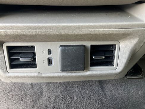 Used 2025 GMC Sierra 1500 SLT AWD/4WD image 40