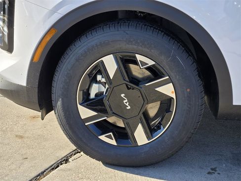 New 2026 Kia Sportage LX image 8