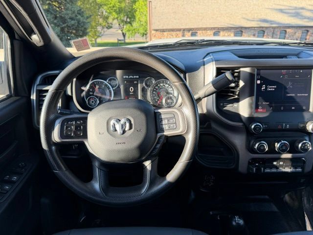 Used 2022 RAM 3500 Tradesman w/ Chrome Appearance Group AWD/4WD image 12