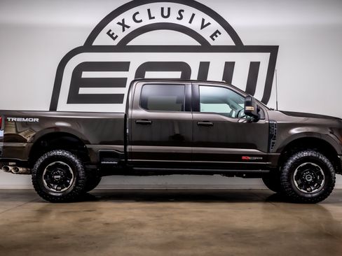 Used 2024 Ford F350 XLT w/ Black Appearance Package AWD/4WD image 9