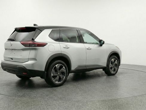 Used 2025 Nissan Rogue SV AWD/4WD image 7