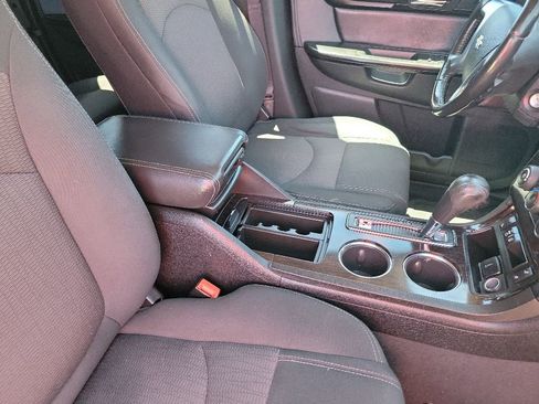 Used 2017 Chevrolet Traverse LT w/ Style and Technology Package FWD image 48