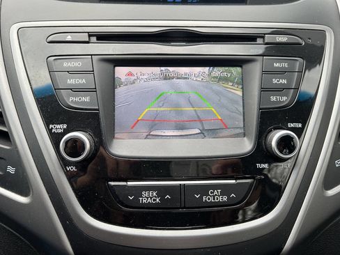 Used 2014 Hyundai Elantra Limited image 17