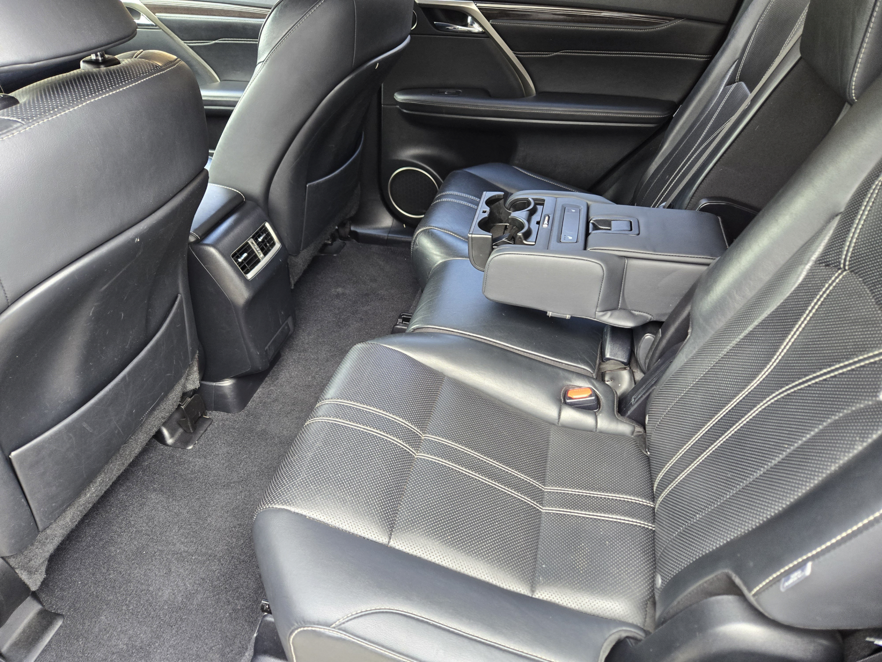 Used 2018 Lexus RX 350L Luxury w/ Accessory Package FWD image 33
