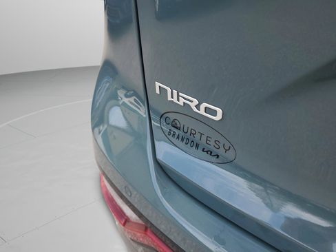 Certified 2024 Kia Niro SX Touring FWD image 9