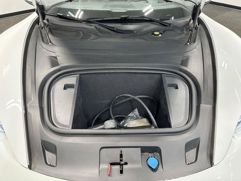 Used 2021 Porsche Taycan RWD image 40