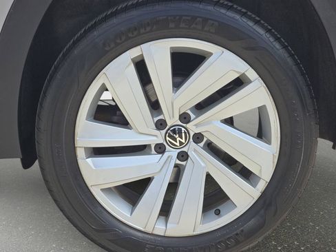 Used 2020 Volkswagen Atlas Cross Sport SE AWD/4WD image 36